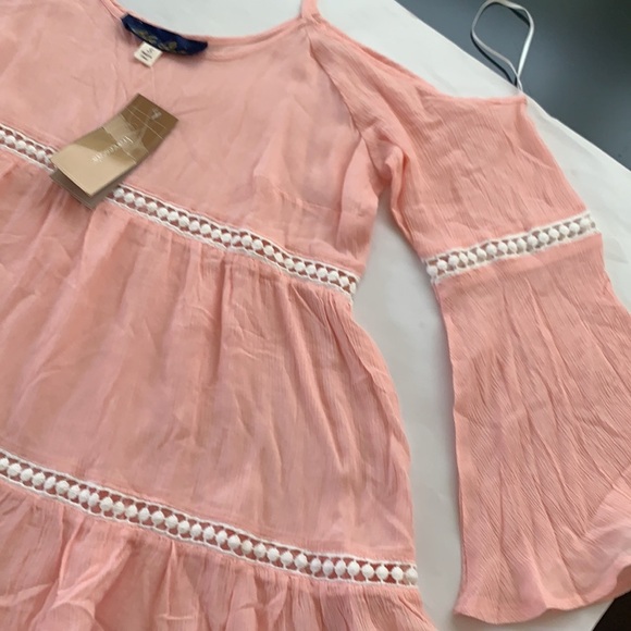 NWT francesca’s Blue Rain Cold Shoulder Blouse - Picture 3 of 6